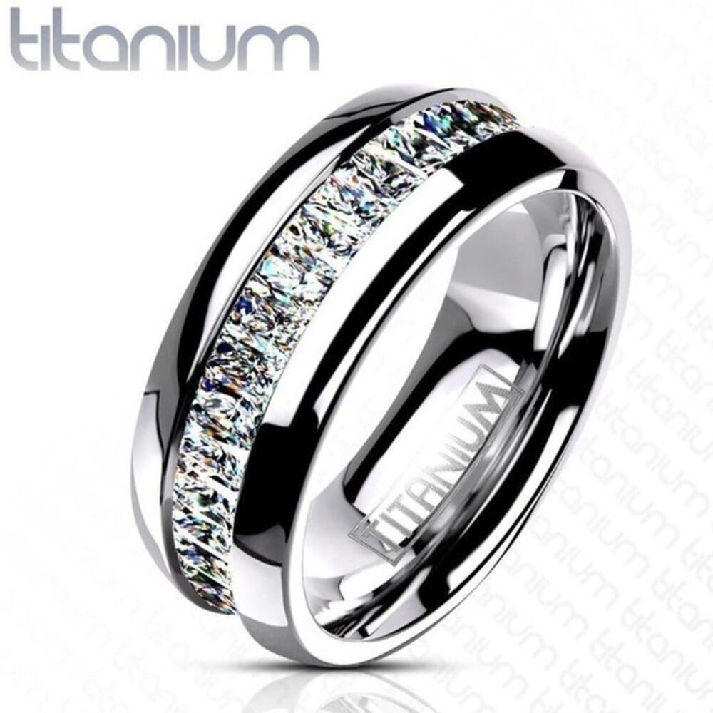 New CZ stone titanium‎ band size 6
